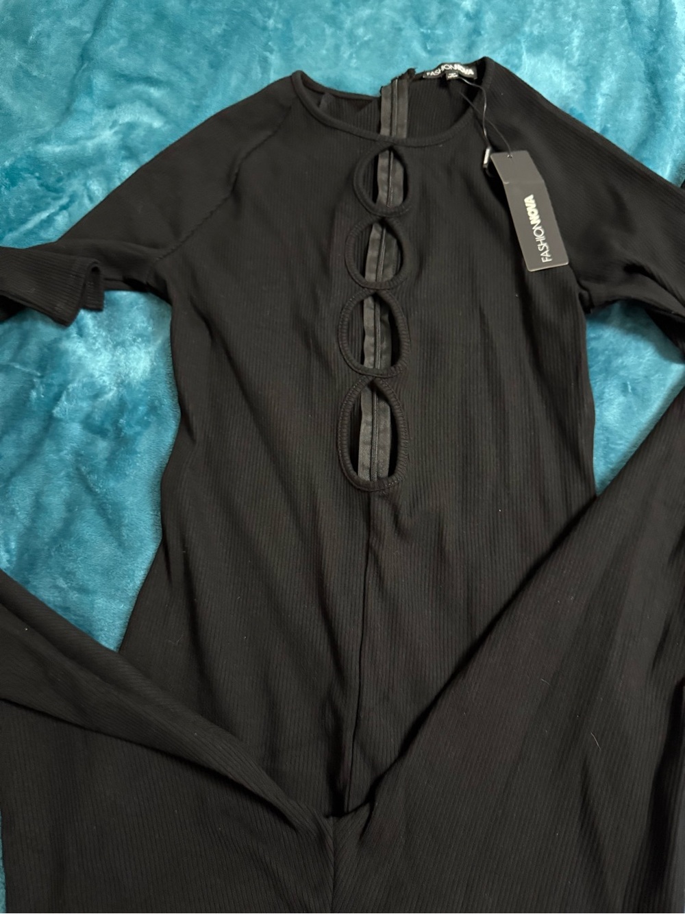 Fashion Nova Black Long-Sleeve Ribbed Shirt with Oval Front Cutouts